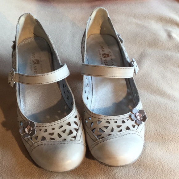 Jose Saenz Bone Color Leather Mary Janes - Picture 5 of 6